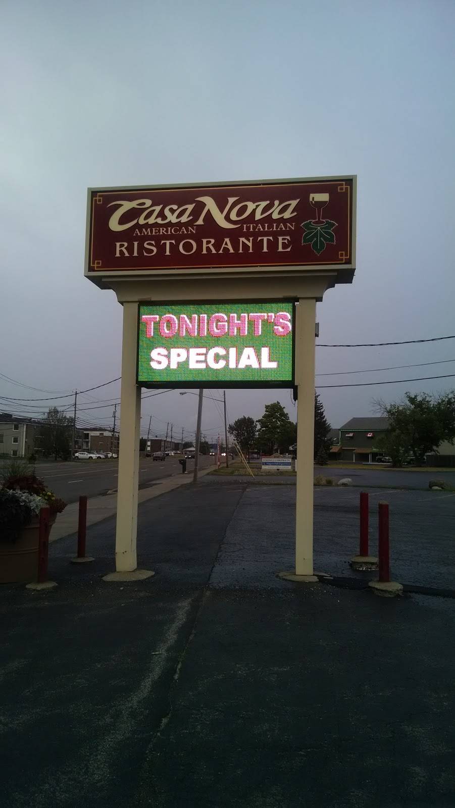 Casa Nova Ristorante | restaurant | 3041 Military Rd, Niagara Falls, NY 14304, USA | 7162979544 OR +1 716-297-9544