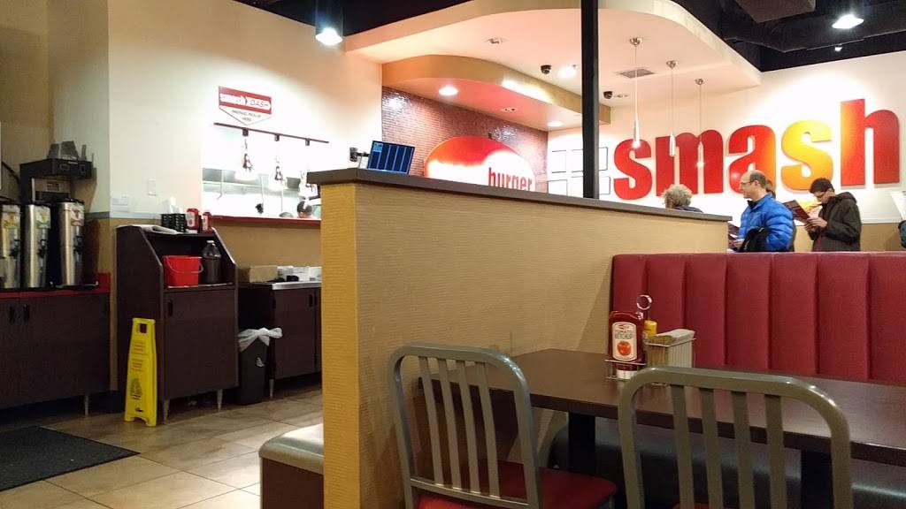 Smashburger | restaurant | 1981 Zumbehl Rd, St Charles, MO 63303, USA | 6367246777 OR +1 636-724-6777