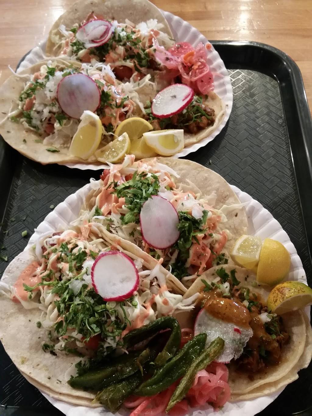 Los Tacos De Huicho | restaurant | 123 E 18th St, Bakersfield, CA 93305, USA | 6613289490 OR +1 661-328-9490