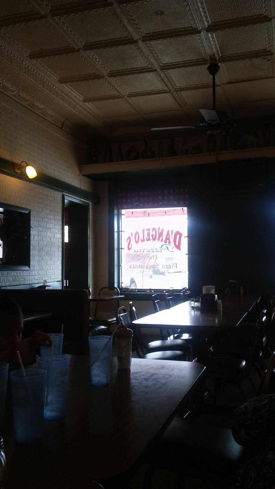 DAngelos | restaurant | 247 Main St, Halstead, KS 67056, USA | 3168353598 OR +1 316-835-3598