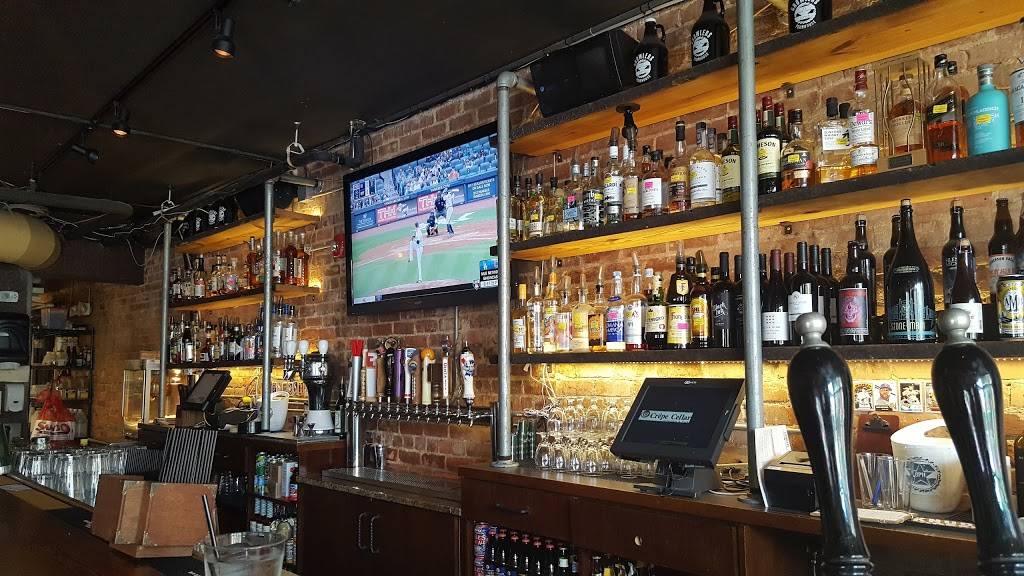 Growlers Pourhouse | restaurant | 3120 N Davidson St, Charlotte, NC 28205, USA | 7049106566 OR +1 704-910-6566