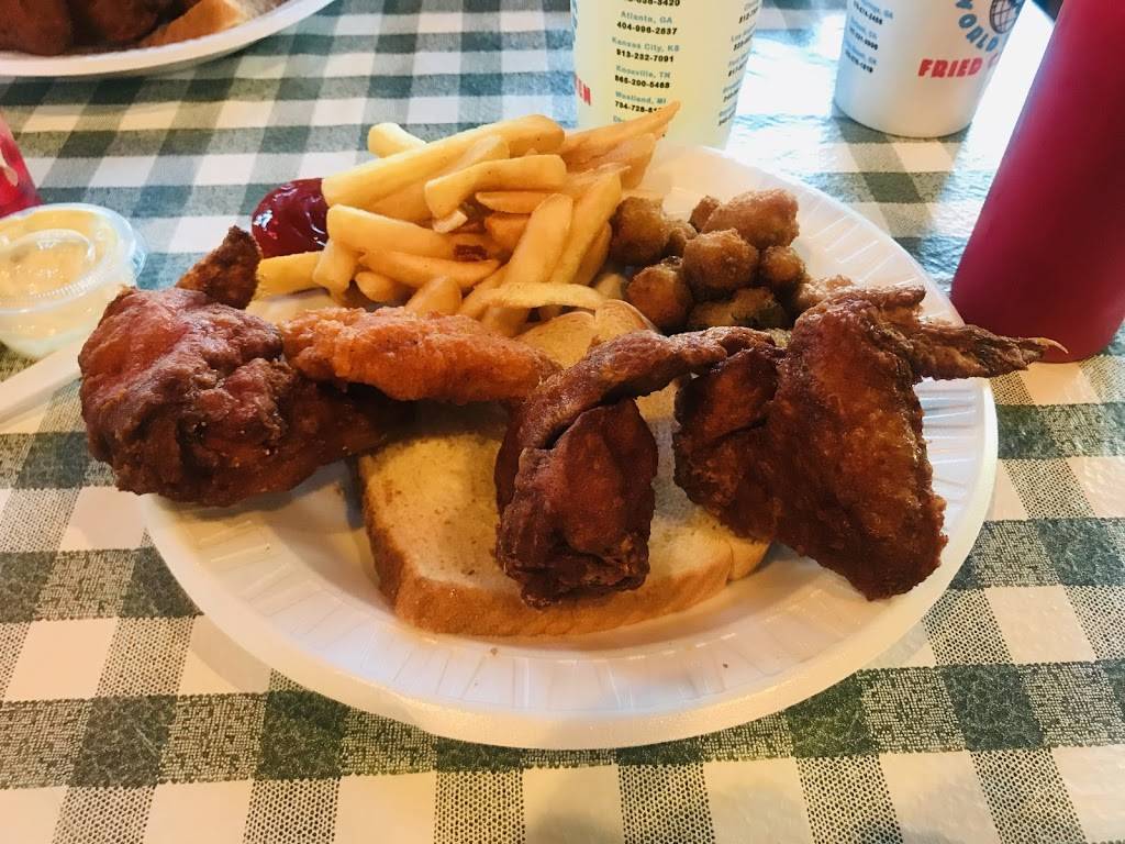 Gus’s World Famous Fried Chicken | restaurant | 7434 Manchester Rd, Maplewood, MO 63143, USA | 3148999899 OR +1 314-899-9899