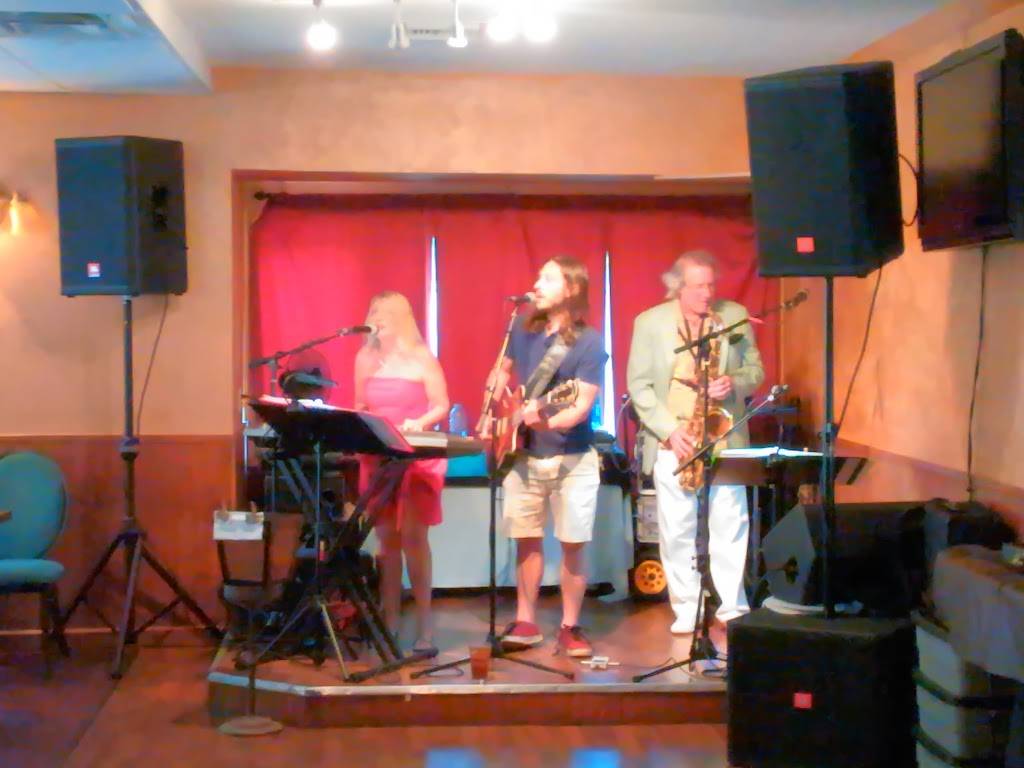 Meadows Village Pub | restaurant | 5013 Ringwood Meadow, Sarasota, FL 34235, USA | 9413425050 OR +1 941-342-5050