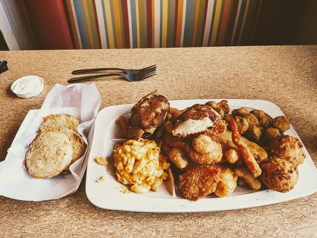 Captain Ds | restaurant | 5806 Calhoun Memorial Hwy, Easley, SC 29640, USA | 8644947918 OR +1 864-494-7918