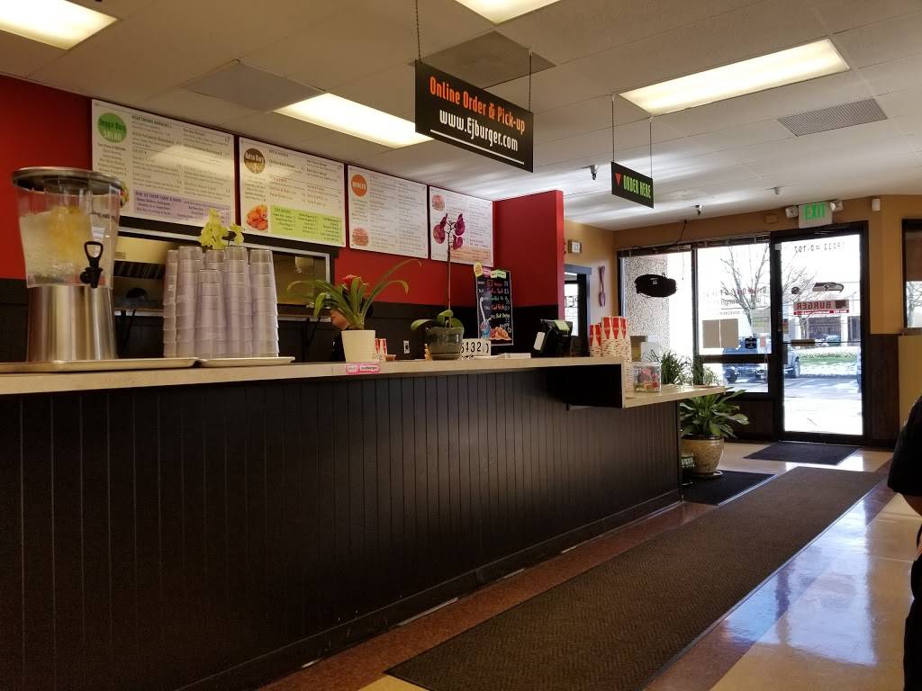EJ burger | restaurant | 19033 68th Ave S D-107, Kent, WA 98032, USA | 2532771373 OR +1 253-277-1373