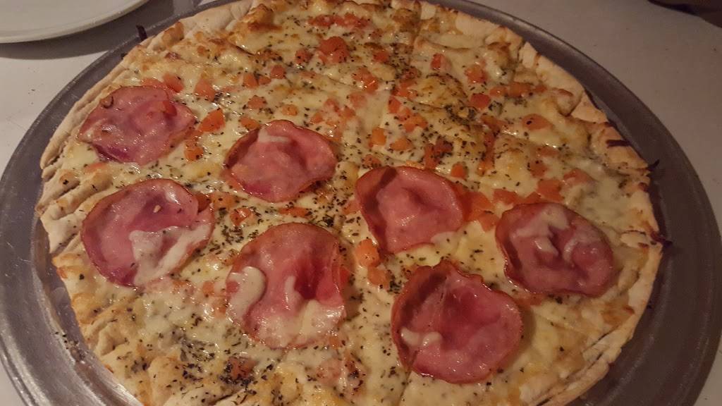 Leos Pizza | restaurant | 119 E Douglas Ave, Petersburg, IL 62675, USA | 2176323492 OR +1 217-632-3492