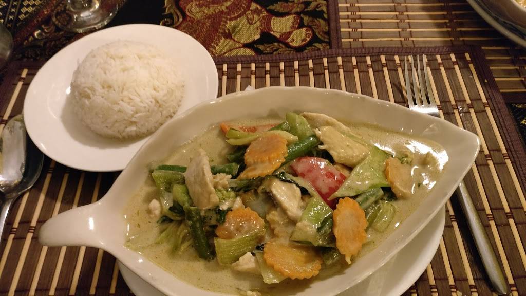 Bualai Taste of Thai | restaurant | 108 Walton St, Port Hope, ON L1A 1N3, Canada | 9058851300 OR +1 905-885-1300