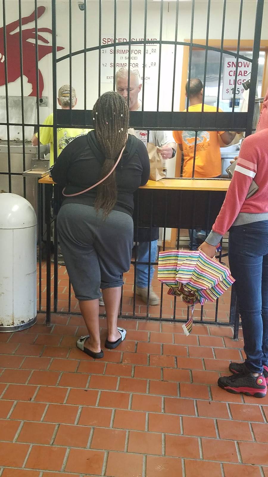 Ruff N Ready Crab House | restaurant | 903 Chillum Rd, Chillum, MD 20782, USA | 3015592800 OR +1 301-559-2800