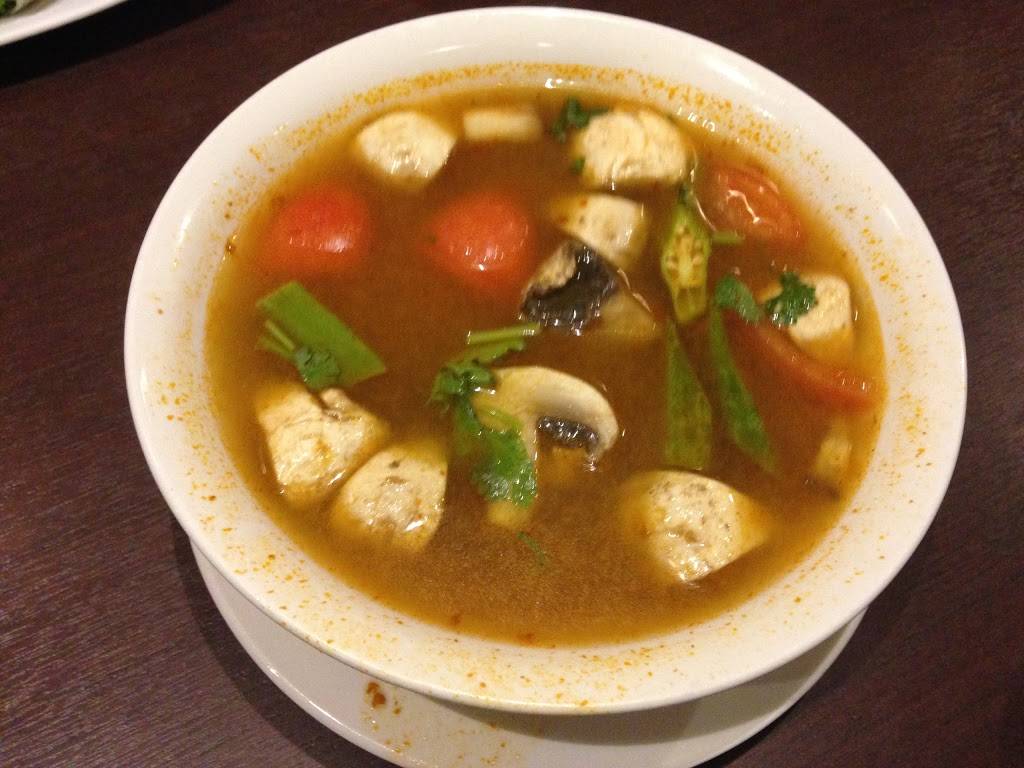 Ben Thanh | restaurant | 393 Woodlawn Rd W, Guelph, ON N1H 7M1, Canada | 5197676668 OR +1 519-767-6668