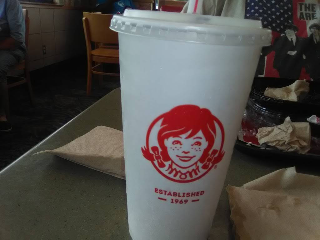 Wendys | restaurant | 1845 Vaughn Dr, Wood River, IL 62095, USA | 6182580813 OR +1 618-258-0813