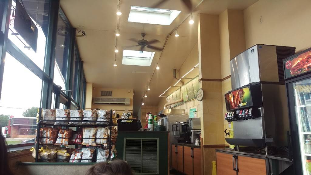 Subway | meal takeaway | 838 St Germain St E, St Cloud, MN 56301, USA | 3202527500 OR +1 320-252-7500
