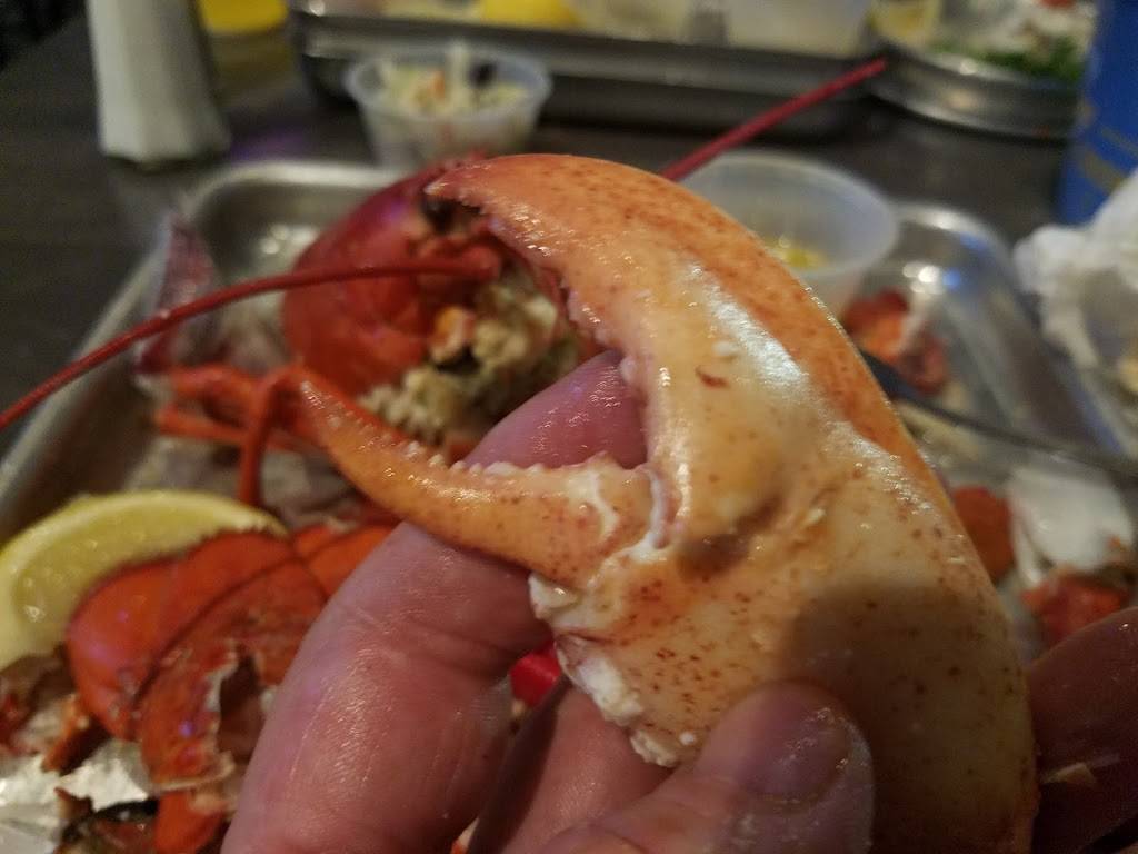 Shuckin Shack Oyster Bar | restaurant | 2340 Bale St #100, Raleigh, NC 27608, USA | 9193220324 OR +1 919-322-0324