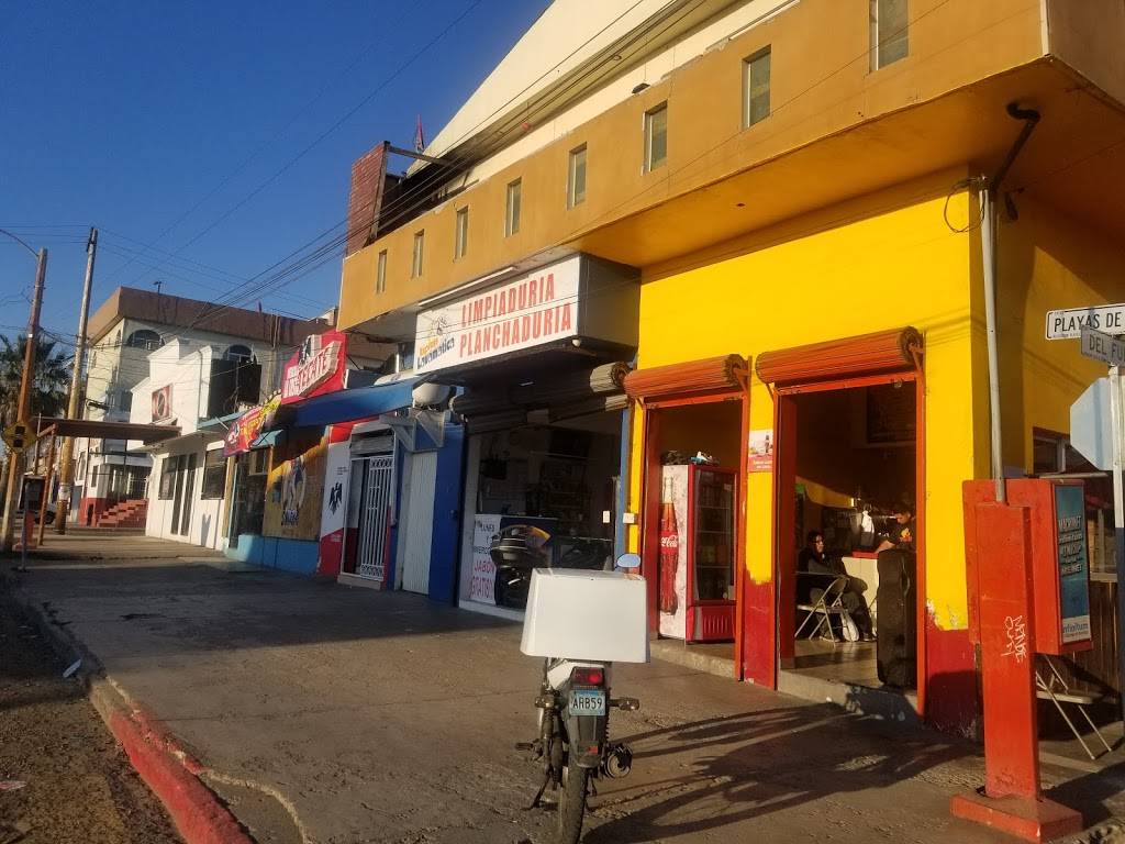 Pollos Tony | restaurant | Del Fuego 320, Playas, Costa Hermosa, 22506 Tijuana, B.C., Mexico | 016646094391 OR +52 664 609 4391