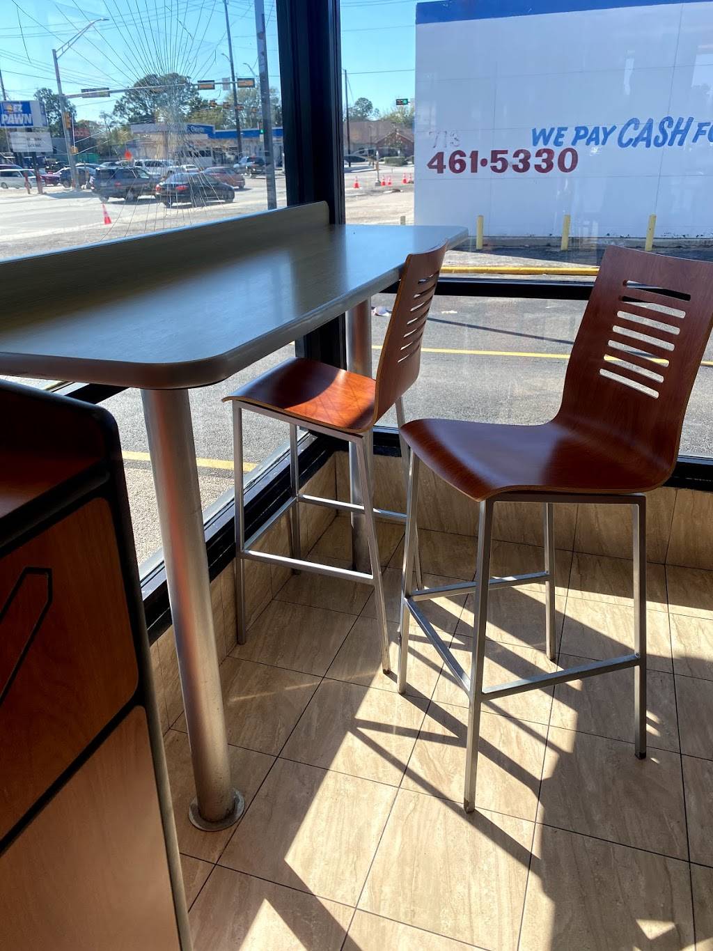 Churchs Chicken | restaurant | 10080 Long Point Rd, Houston, TX 77055, USA | 7134675310 OR +1 713-467-5310