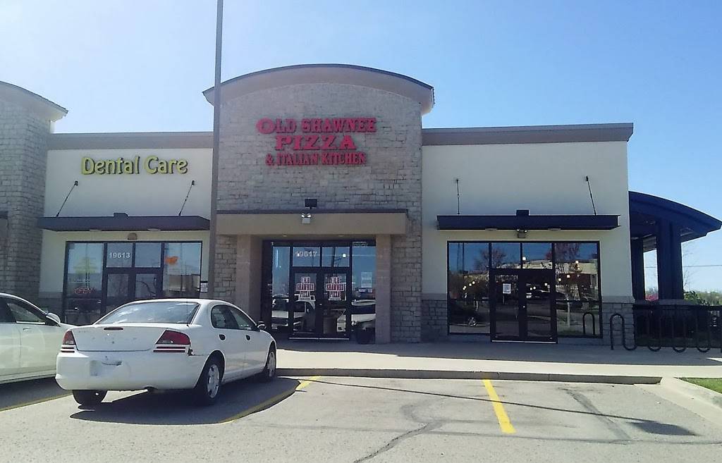 Old Shawnee Pizza Lenexa | restaurant | 19617 W 101st St, Lenexa, KS 66220, USA | 9132541234 OR +1 913-254-1234