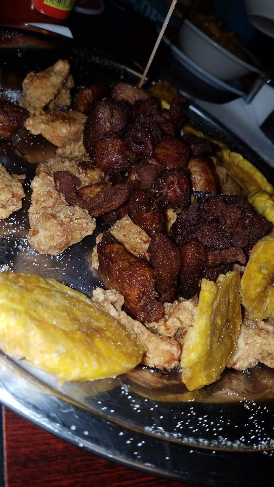 El Faro | restaurant | 1029 Chestnut St, Reading, PA 19602, USA | 6107360155 OR +1 610-736-0155