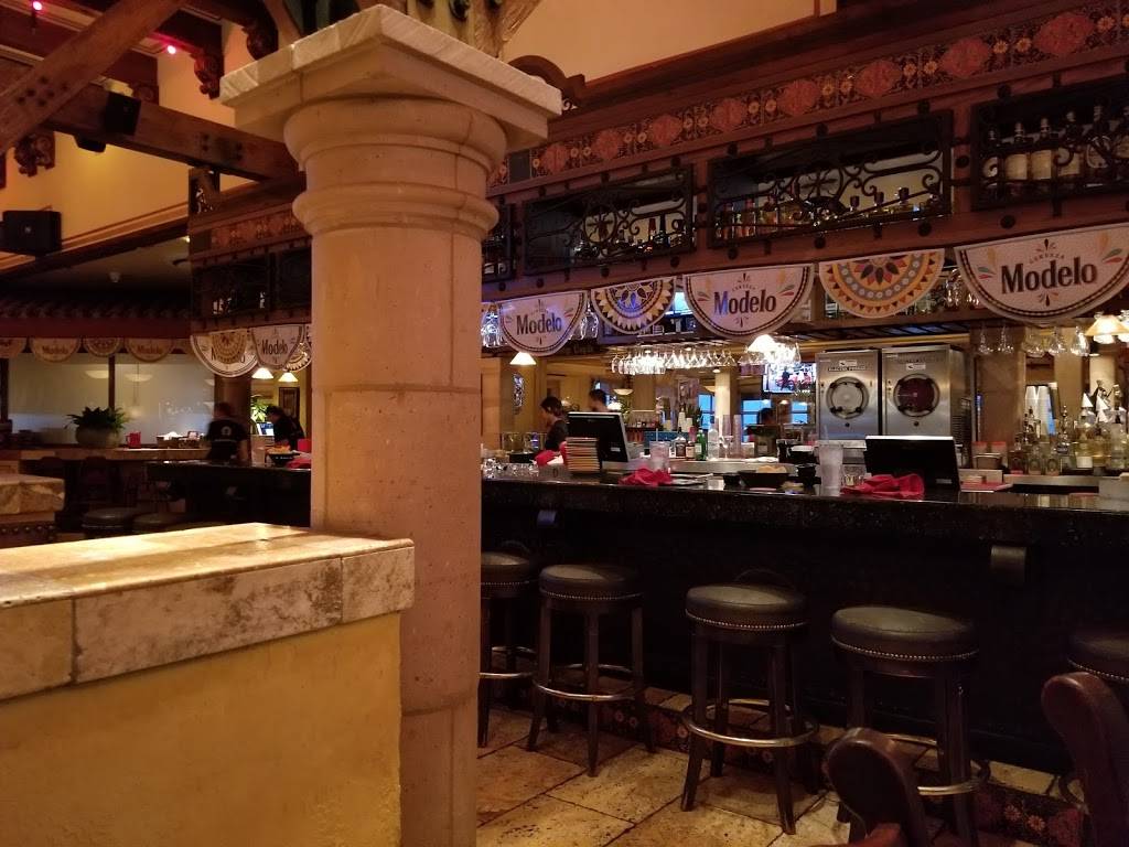 Mama Roja Mexican Kitchen | restaurant | 9219 Lake Hefner Dr, Oklahoma City, OK 73120, USA | 4053026262 OR +1 405-302-6262