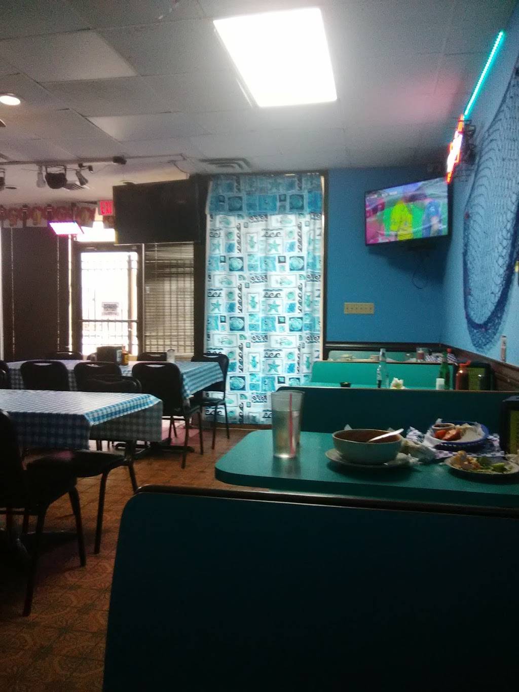 La Marea Restaurant & Seafood | restaurant | 8214 N Interstate Hwy 35, Austin, TX 78753, USA | 5125802480 OR +1 512-580-2480