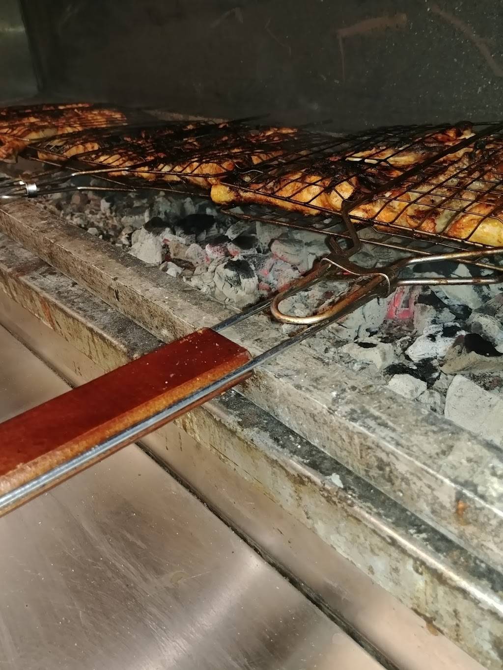 Mosul Grill | restaurant | 7615 Tecumseh Rd E, Windsor, ON N8T 1G2, Canada | 5199444844 OR +1 519-944-4844