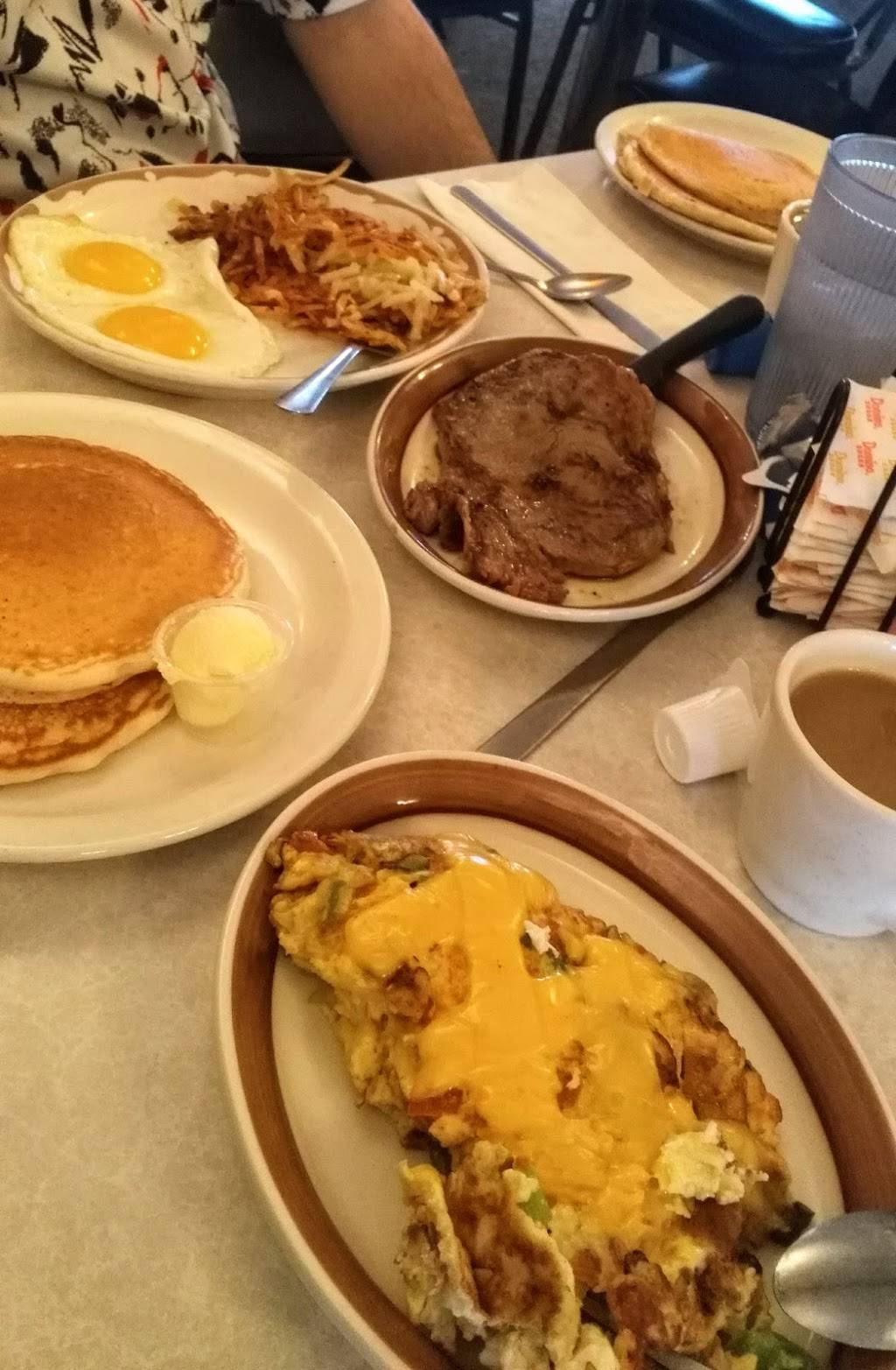 Merry Go Round Restaurant | restaurant | 2101 N Fares Ave, Evansville, IN 47711, USA | 8124236388 OR +1 812-423-6388