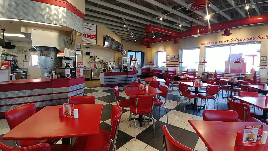 Freddys Frozen Custard & Steakburgers | restaurant | 5210 S 136th St, Omaha, NE 68137, USA | 4029052821 OR +1 402-905-2821