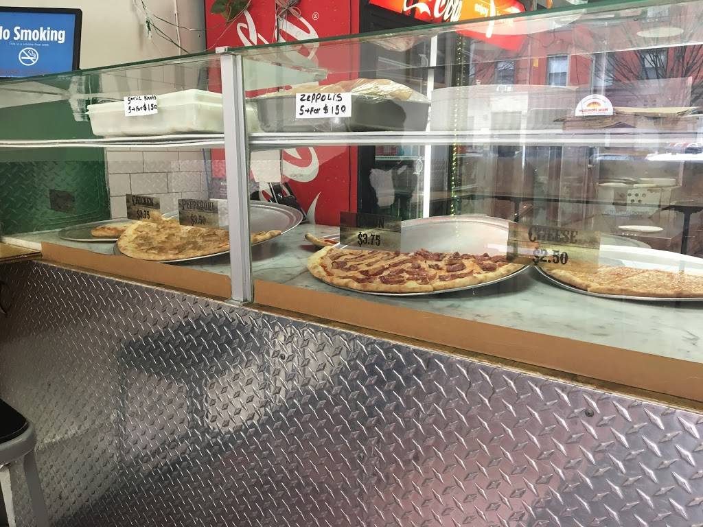 Uptown Slices | restaurant | 272 W 135th St, New York, NY 10030, USA | 2122837021 OR +1 212-283-7021