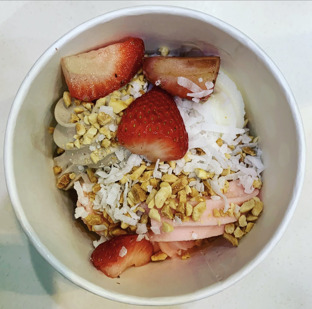 Yogurt Life | restaurant | 7795 W Flagler St, Miami, FL 33144, USA | 7866143474 OR +1 786-614-3474