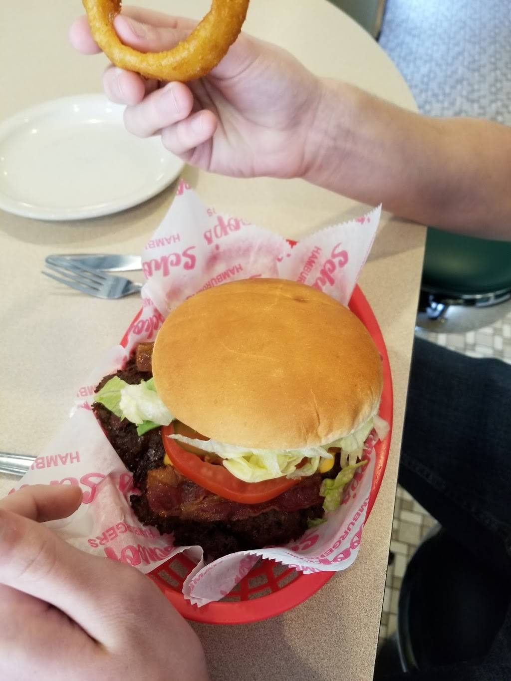 Schoops Hamburgers | restaurant | 215 Ridge Rd, Munster, IN 46321, USA | 2198366233 OR +1 219-836-6233