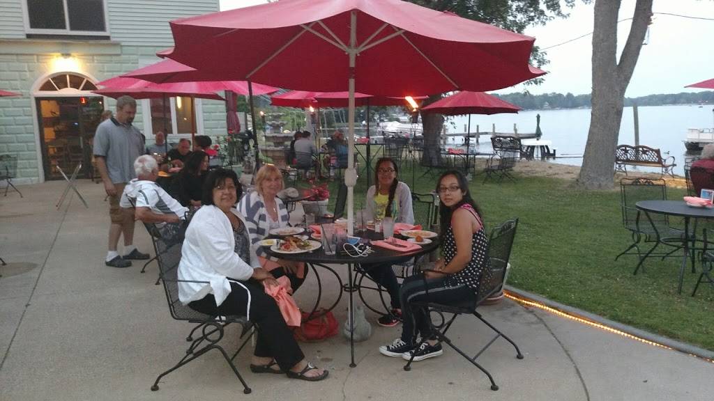 The Waterfront | restaurant | 5713 Beech Ave, Coloma, MI 49038, USA | 2694687777 OR +1 269-468-7777