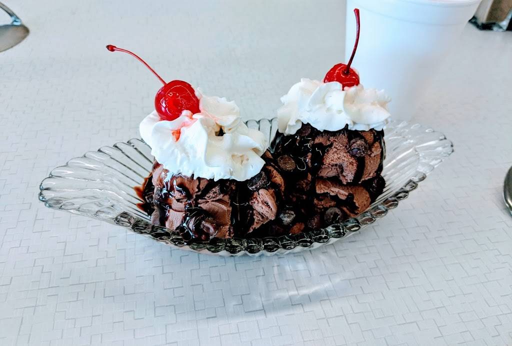 Foxs Drugstore Soda Fountain | restaurant | 10004 E 63rd St, Raytown, MO 64133, USA | 8163531602 OR +1 816-353-1602