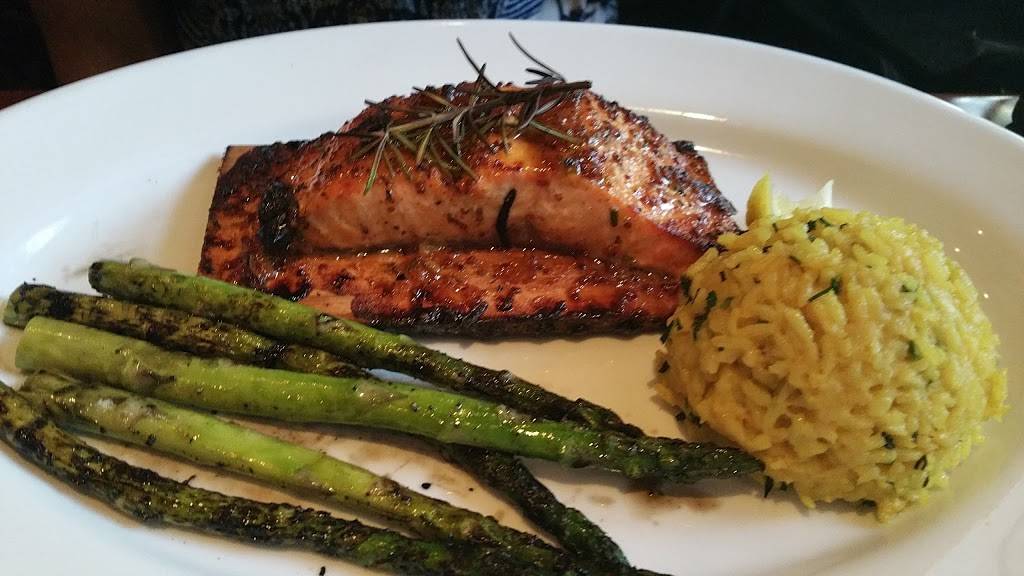 Stonewood Grill & Tavern | restaurant | 612 E Bloomingdale Ave, Brandon, FL 33511, USA | 8136559561 OR +1 813-655-9561