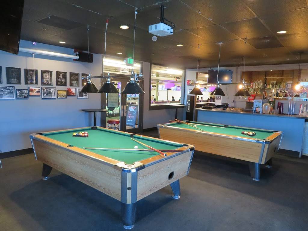 The 7 10 Bar | restaurant | 6210 200th St SW, Lynnwood, WA 98036, USA | 4257783133 OR +1 425-778-3133