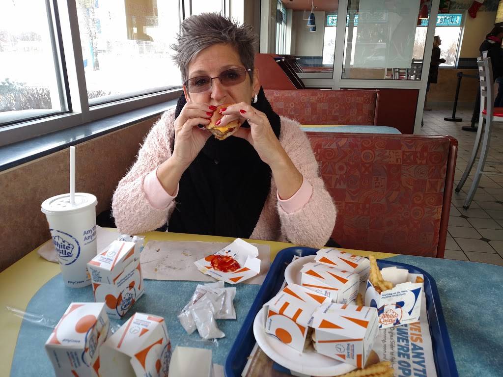 White Castle | restaurant | 26900 Gratiot Ave, Roseville, MI 48066, USA | 5867769560 OR +1 586-776-9560