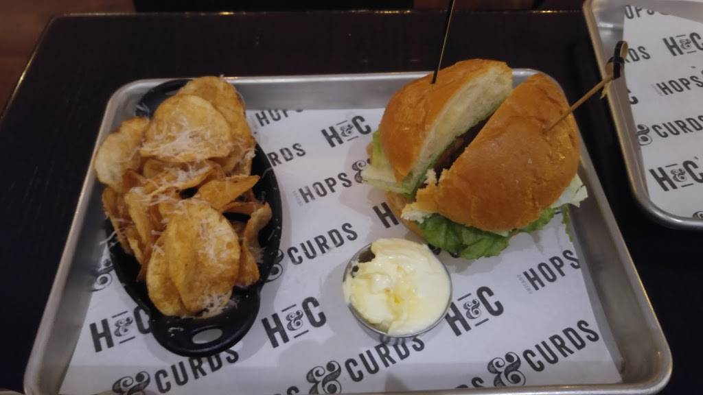 Hops & Curds | restaurant | 2470 N Lincoln Ave, Chicago, IL 60614, USA | 7739048835 OR +1 773-904-8835