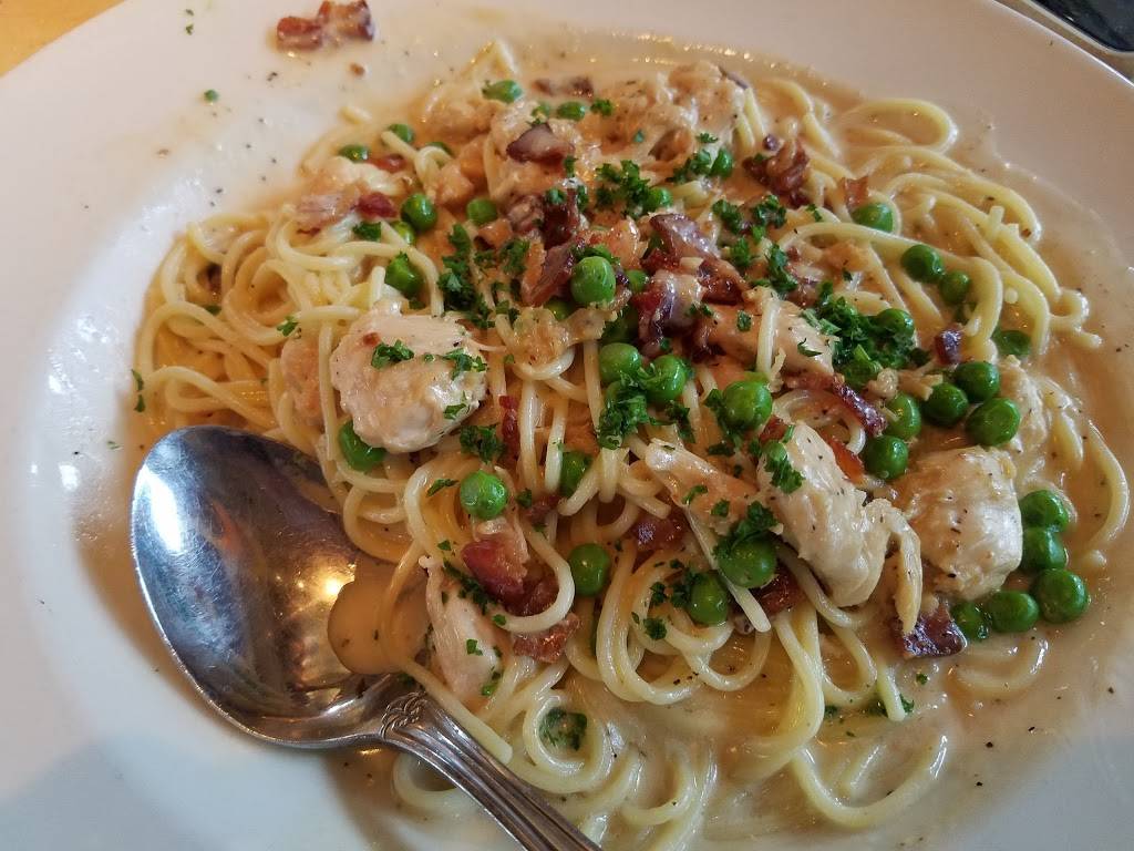 The Cheesecake Factory | restaurant | 160 S Green Valley Pkwy, Henderson, NV 89052, USA | 7022076372 OR +1 702-207-6372