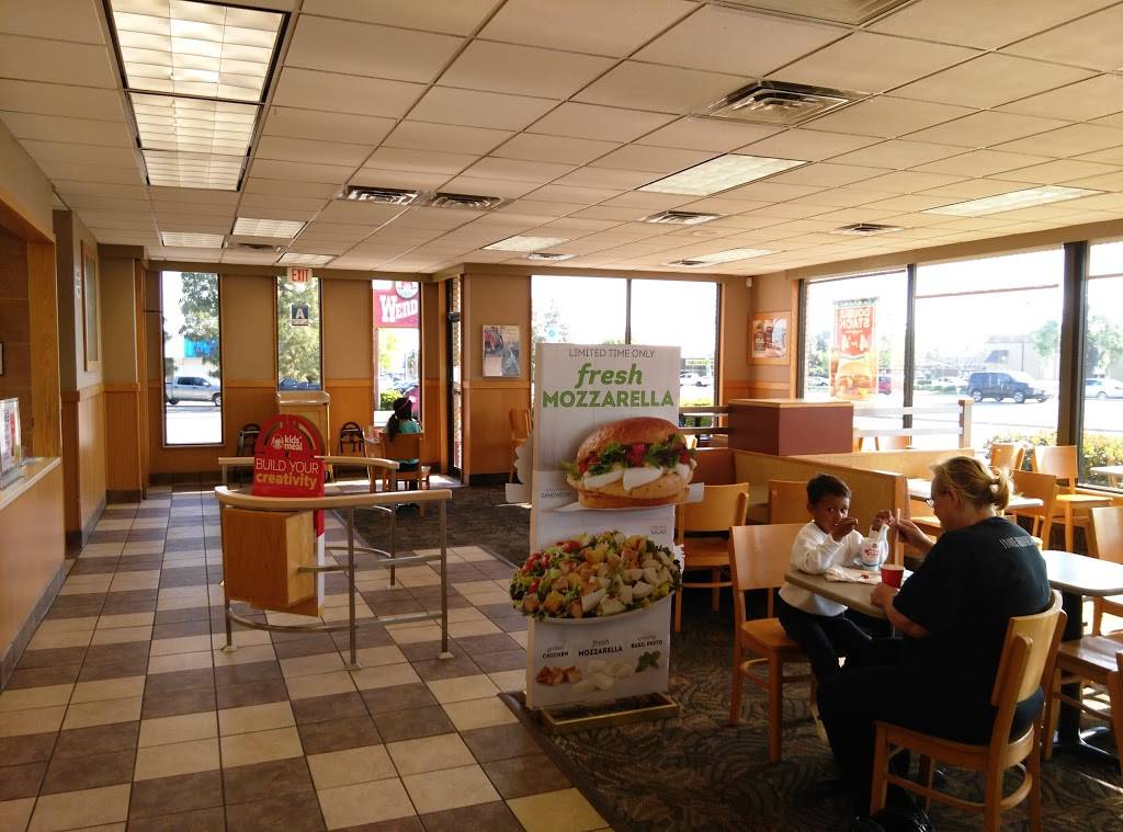 Wendys | restaurant | 2501 N Chester Ave, Bakersfield, CA 93308, USA | 6613932250 OR +1 661-393-2250