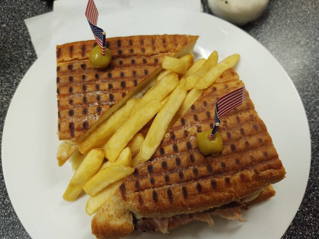 Fe La Cubana | restaurant | 5821 N 67th Ave #110, Glendale, AZ 85301, USA | 6235336912 OR +1 623-533-6912