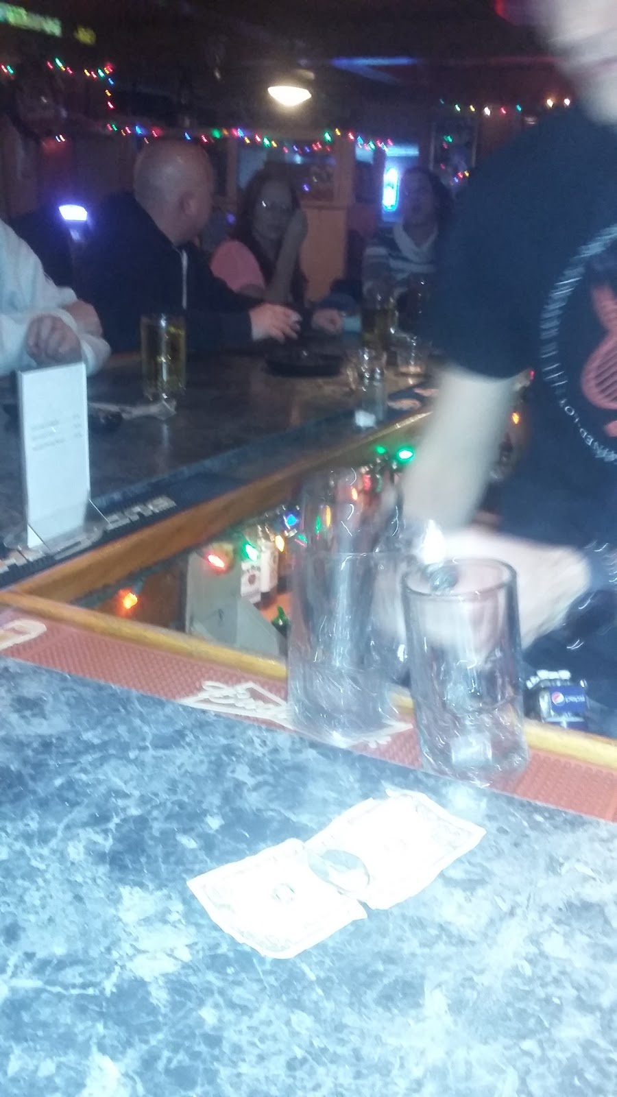 R Ds Roadhouse Bar & Grill | restaurant | 23 Perry Ave, Bloomsburg, PA 17815, USA | 5707844217 OR +1 570-784-4217