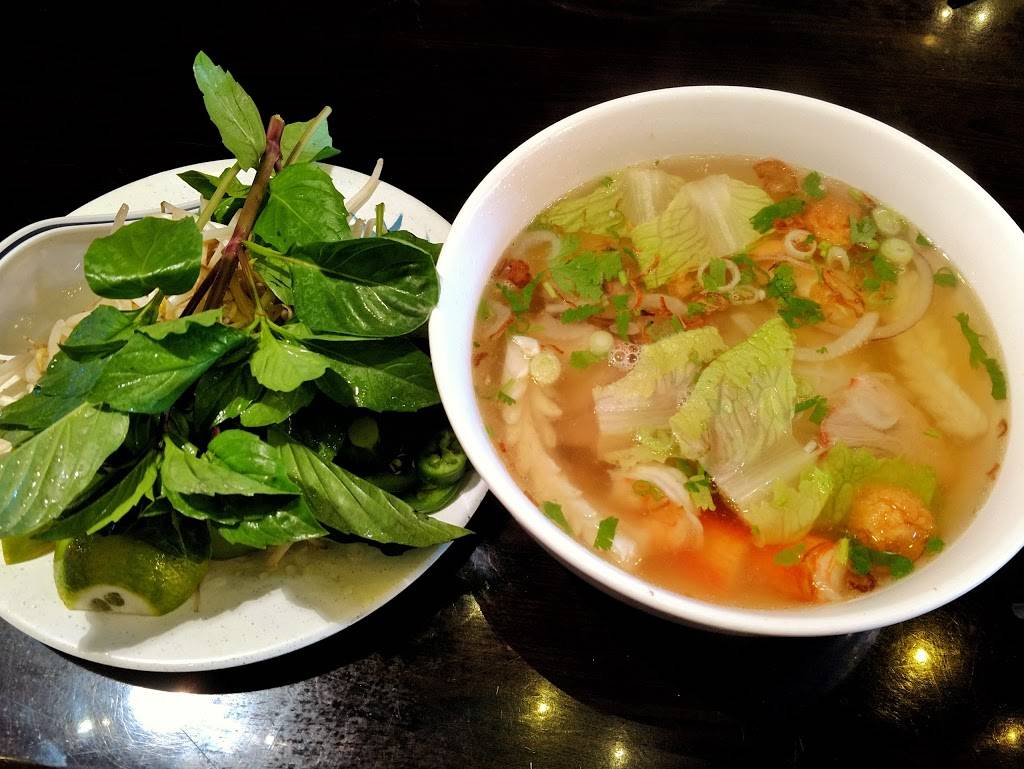 Pho Real Vietnamese Restaurant | restaurant | 440 E McCullough Dr #206, Charlotte, NC 28262, USA | 7047172500 OR +1 704-717-2500