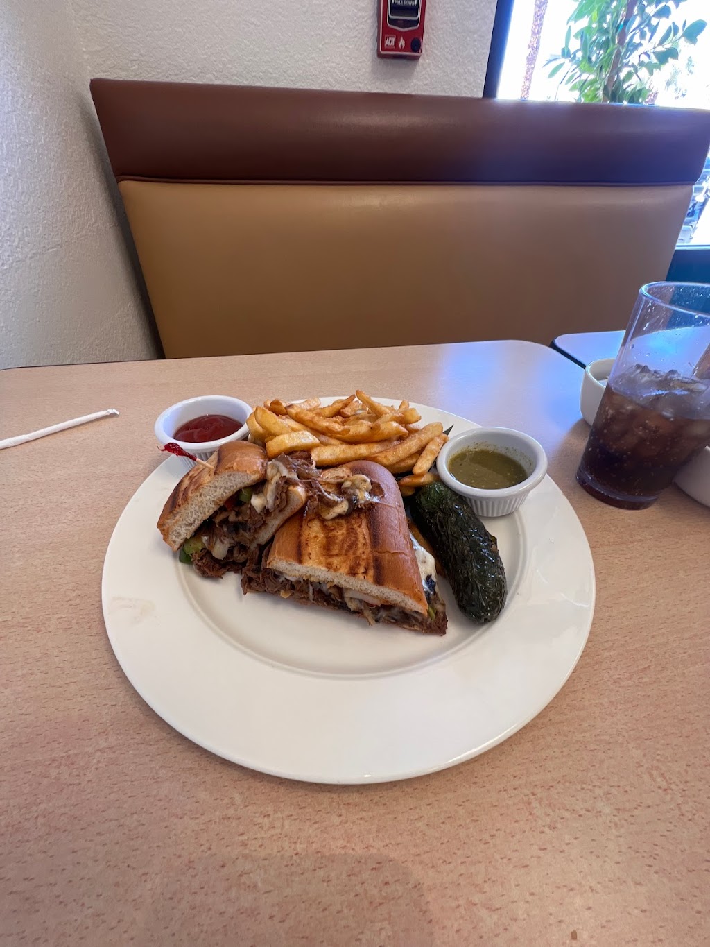 Restaurante Los Primos | restaurant | 73030 El Paseo #103, Palm Desert, CA 92260, USA | 4422821148 OR +1 442-282-1148