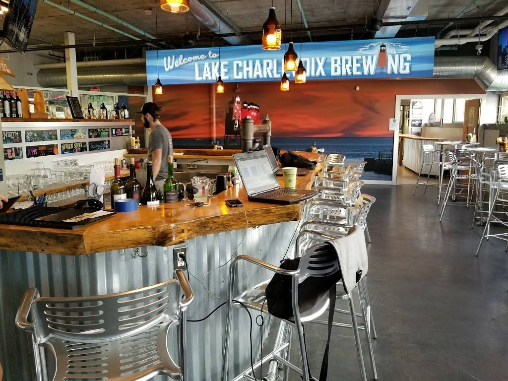 Lake Charlevoix Brewing Co | restaurant | 111 Bridge Park Dr, Charlevoix, MI 49720, USA | 2314373220 OR +1 231-437-3220