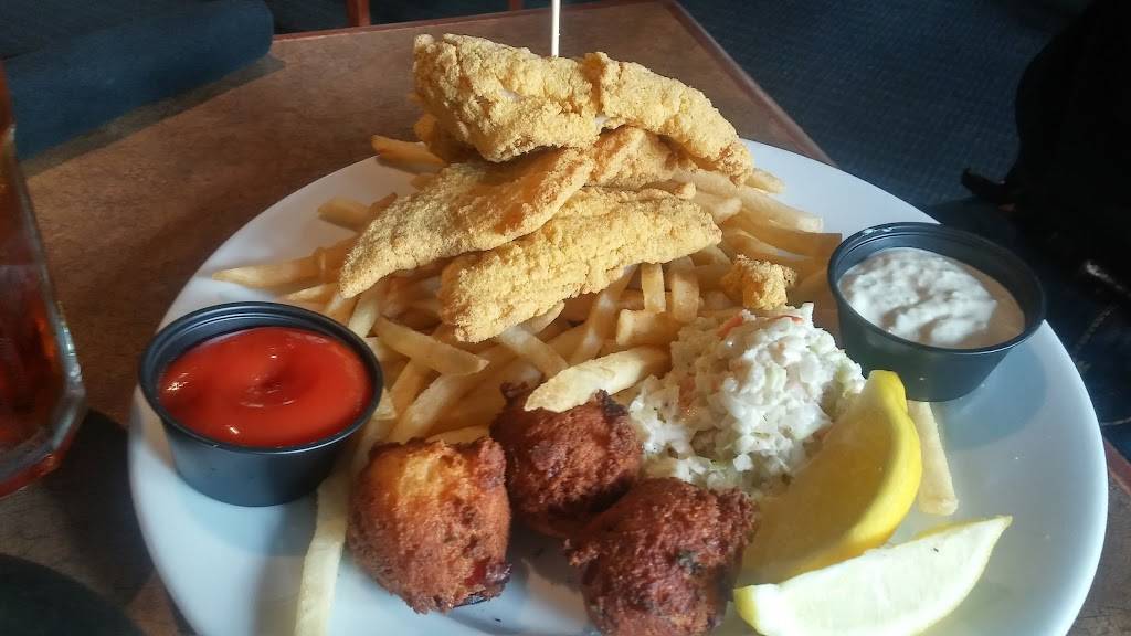 Tugs | restaurant | 51 Harbor Town Square, Memphis, TN 38103, USA | 9012603344 OR +1 901-260-3344