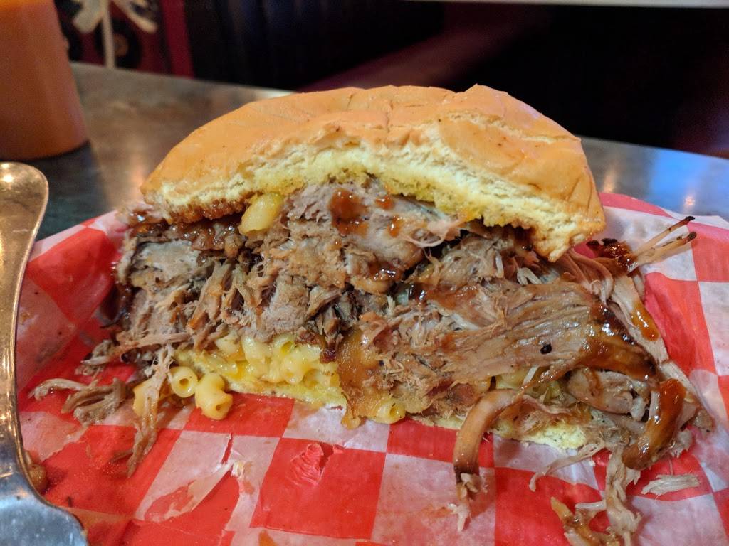 Smokin 19 | restaurant | 3080-3090 34th St N, St. Petersburg, FL 33713, USA | 7272028943 OR +1 727-202-8943