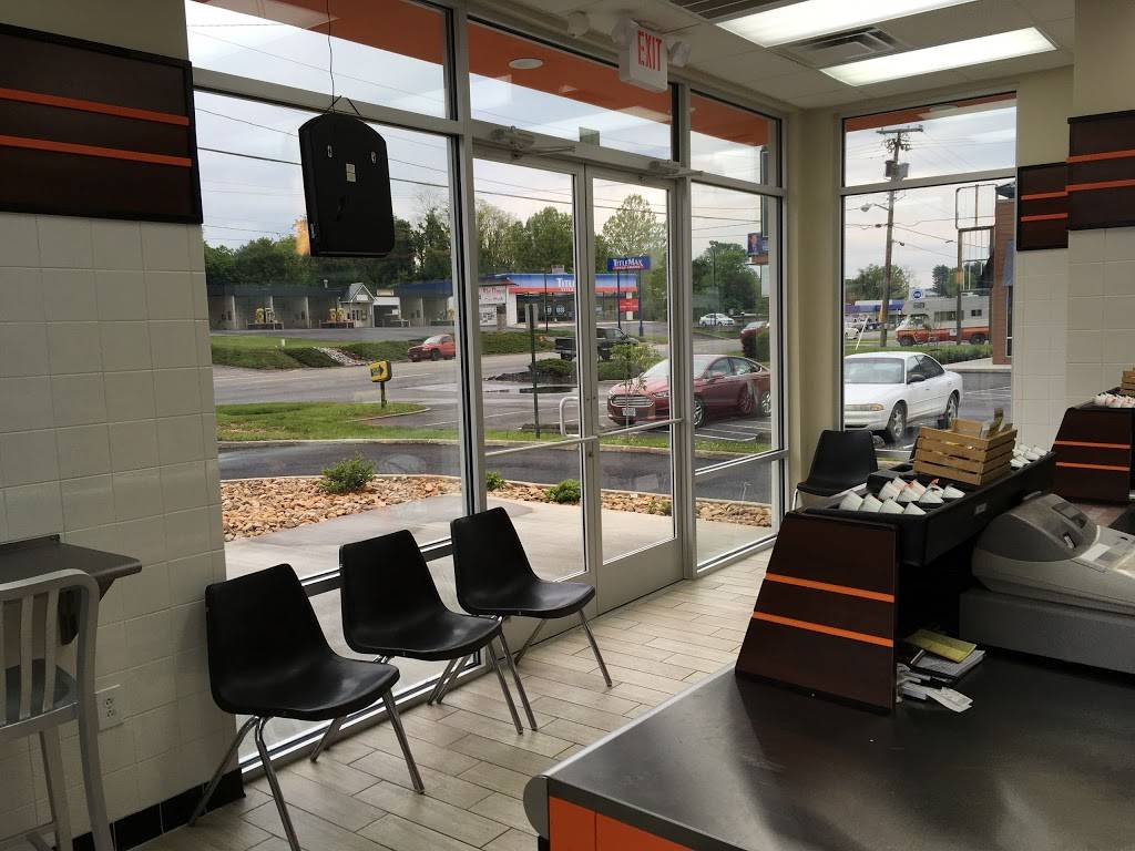 Little Caesars Pizza | meal takeaway | 7414 Lee Hwy, Fairlawn, VA 24141, USA | 5406331111 OR +1 540-633-1111