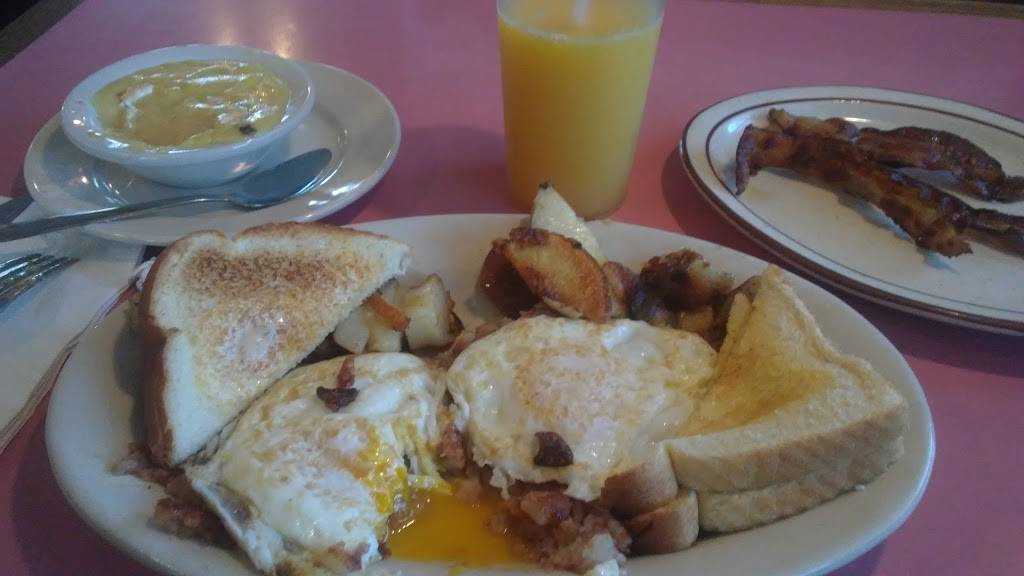 Simon Says Family Restaurant | restaurant | 94 Lawton St, Taunton, MA 02780, USA | 5088236708 OR +1 508-823-6708