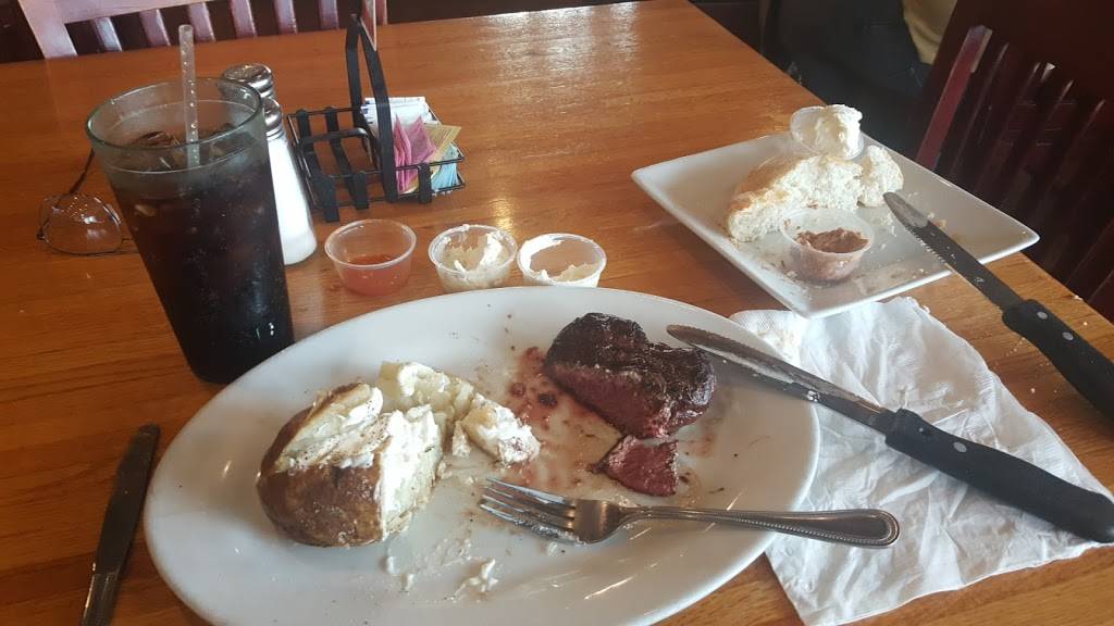 Charcoal Grill & Rotisserie | restaurant | 5745 75th St, Kenosha, WI 53142, USA | 2629429896 OR +1 262-942-9896