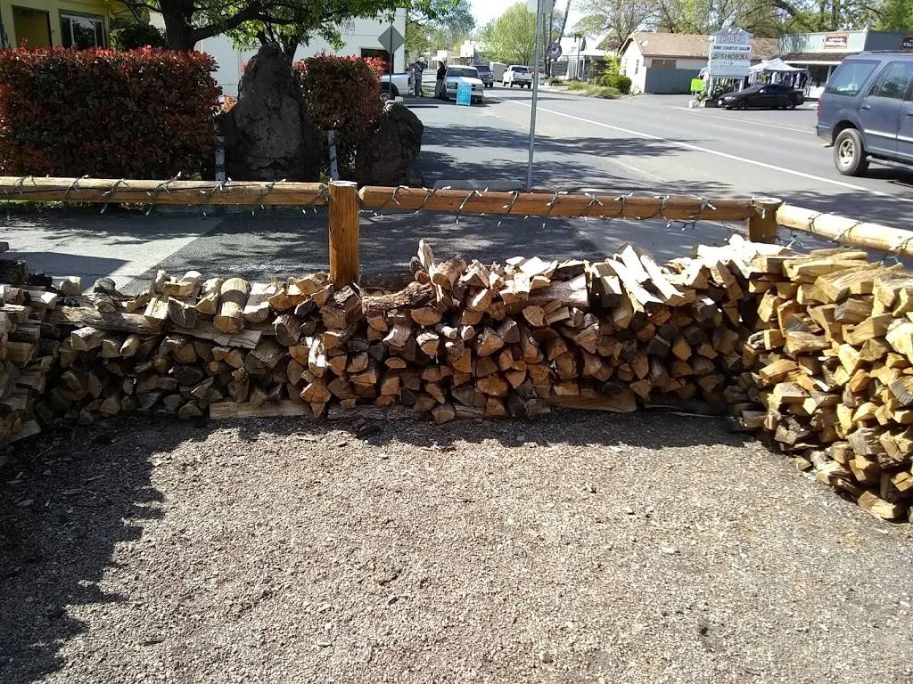 Boars Breath Bar Grill & Smoker | restaurant | 14667 Lakeshore Dr, Clearlake, CA 95422, USA | 7079952000 OR +1 707-995-2000