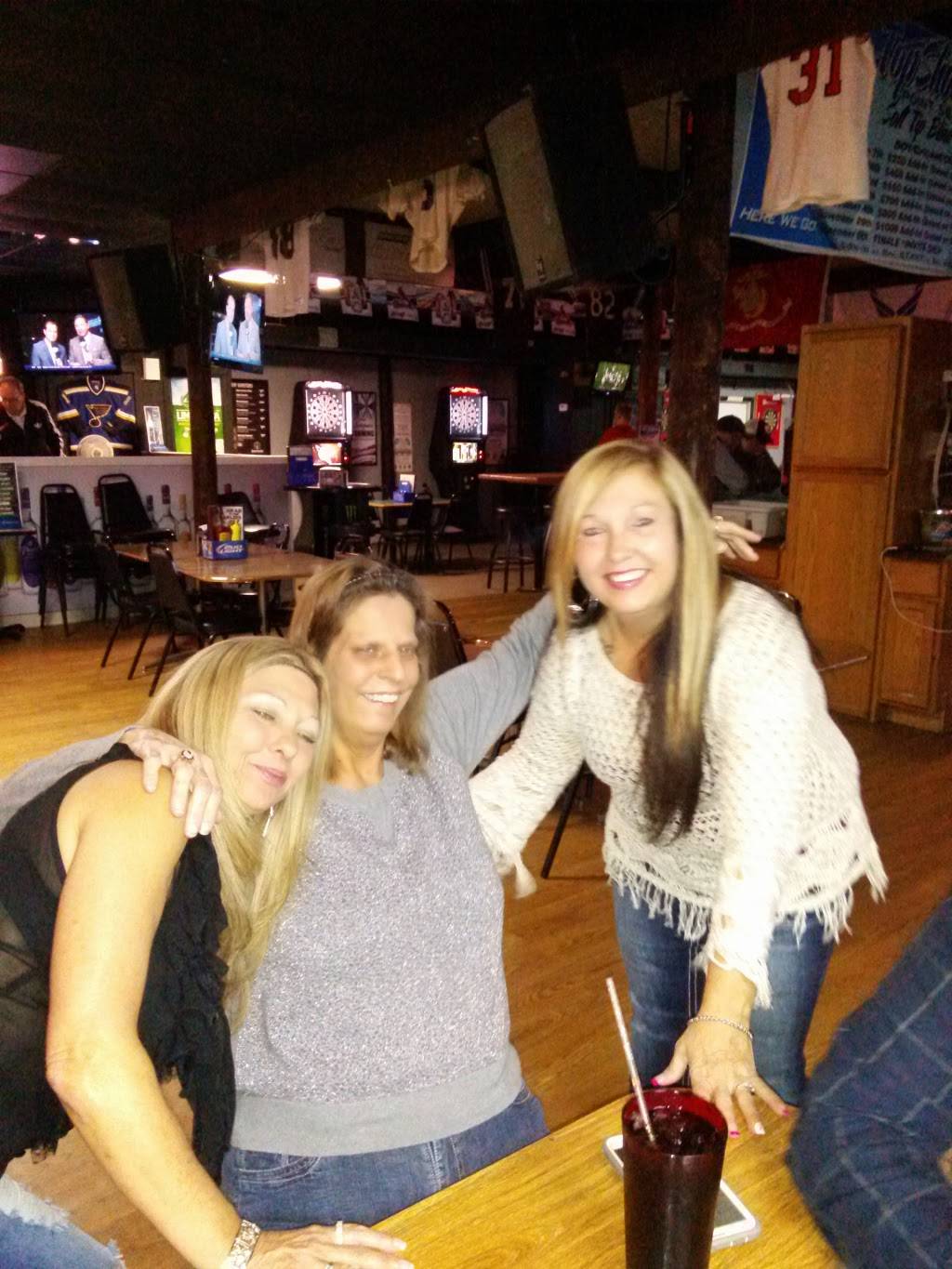 Top Shooters Sports Bar | restaurant | 531 Old Rte 3, Columbia, IL 62236, USA | 6182810685 OR +1 618-281-0685