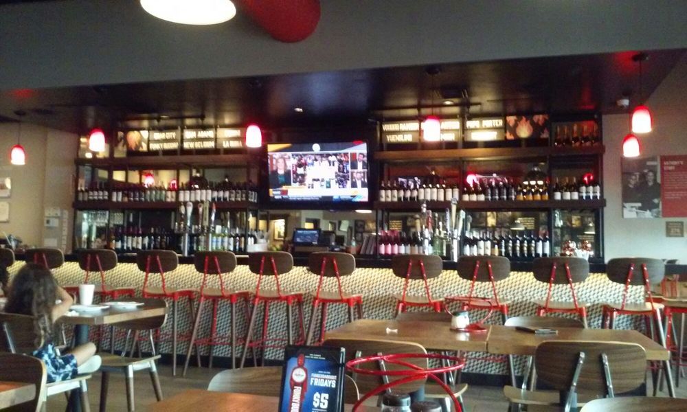 Anthonys Coal Fired Pizza | meal takeaway | 17901 Biscayne Blvd, Aventura, FL 33160, USA | 3058302625 OR +1 305-830-2625