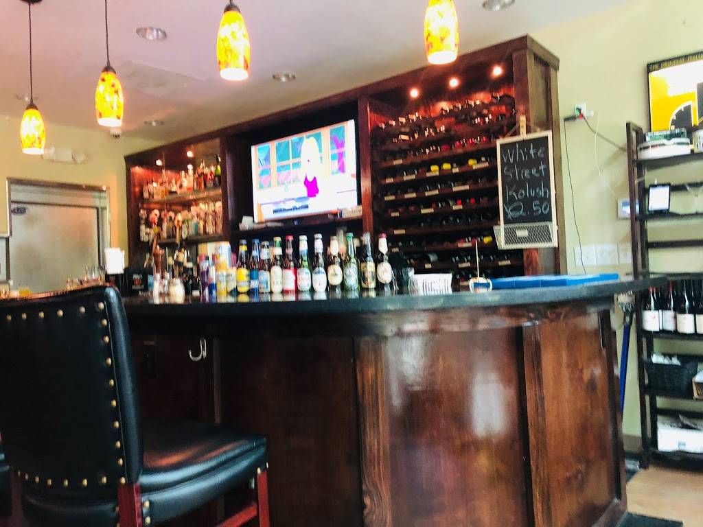 Vics Italian Restaurant & Pizzeria | restaurant | 4035 Lake Boone Trail #109, Raleigh, NC 27607, USA | 9842009292 OR +1 984-200-9292